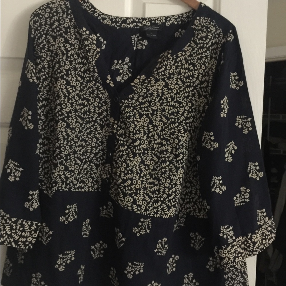 Lucky blouse navy blue and white